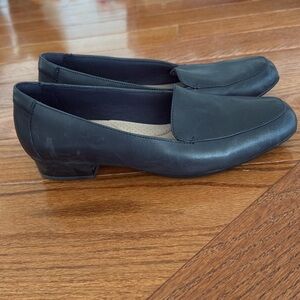 Clark’s Collection Blue Loafers 9.0